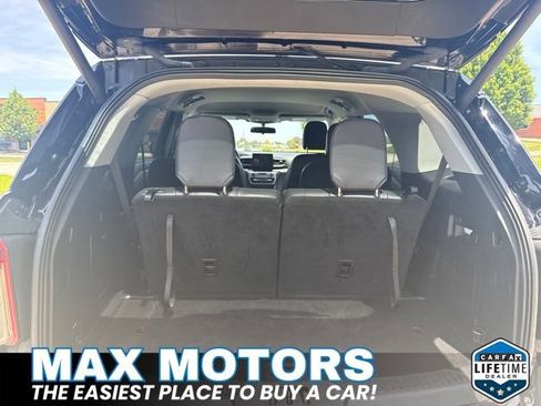 Used 2023 Ford Explorer XLT w/ Equipment Group 202A AWD/4WD image 7