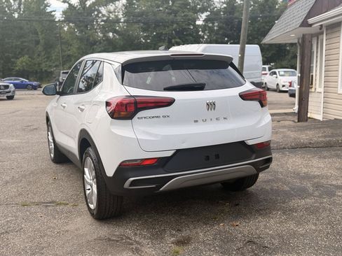 Used 2024 Buick Encore GX Preferred FWD image 5
