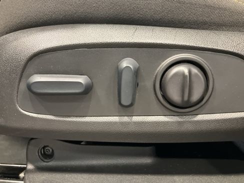 Used 2022 Chevrolet Equinox LT image 11