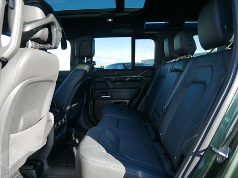 New 2026 Land Rover Defender 110 X-Dynamic SE image 9