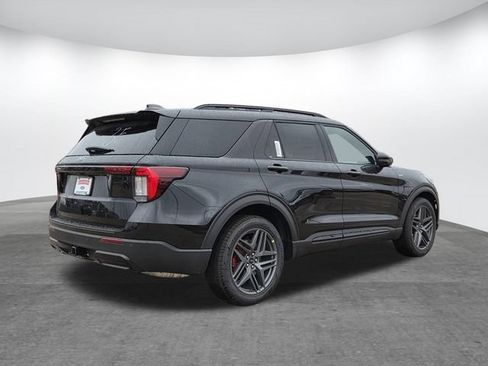 New 2026 Ford Explorer ST-Line w/ ST-Line Street Pack RWD image 2