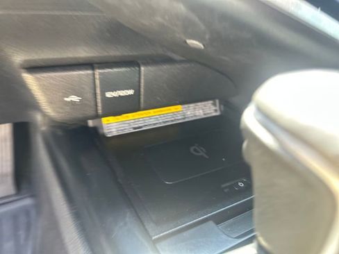 Used 2020 Toyota Camry XSE FWD image 14