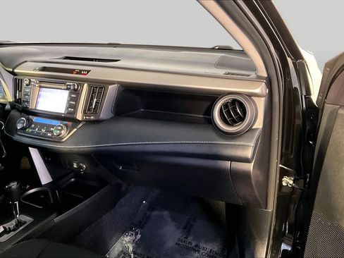 Used 2018 Toyota RAV4 XLE AWD/4WD image 19