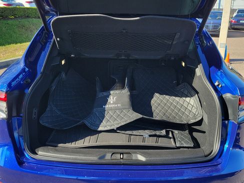 Used 2021 Maserati Levante Base image 10