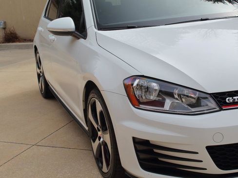 Used 2017 Volkswagen GTI S image 8
