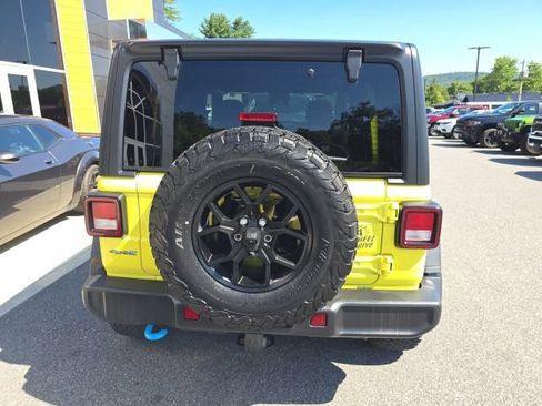 Used 2024 Jeep Wrangler Unlimited AWD/4WD image 5