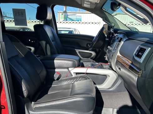 Used 2017 Nissan Titan SL w/ Chrome Package image 6
