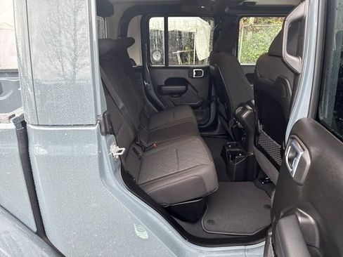 New 2026 Jeep Gladiator Mojave image 10