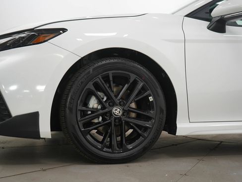 Used 2025 Toyota Camry SE w/ Multimedia Upgrade Package image 28