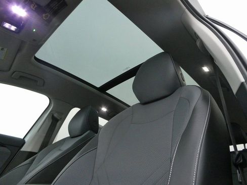 New 2026 Volkswagen Tiguan SE AWD/4WD image 21