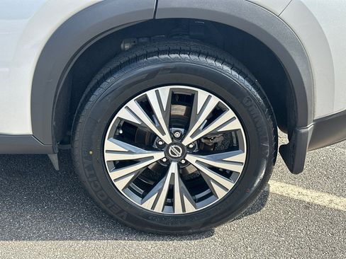 Used 2021 Nissan Rogue SV w/ Premium Package image 20