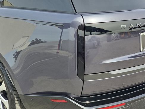 New 2026 Land Rover Range Rover Long Wheelbase SE image 37