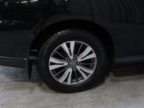Used 2019 Nissan Pathfinder S AWD/4WD image 28