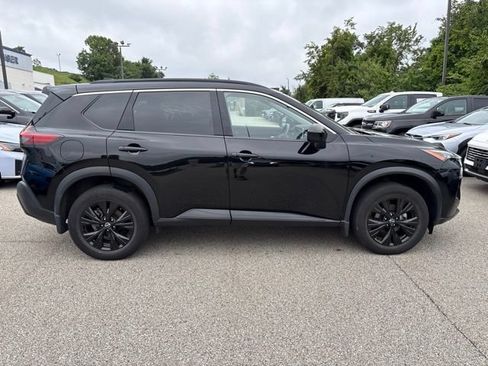 Certified 2023 Nissan Rogue SV w/ SV Premium B Package AWD/4WD image 6