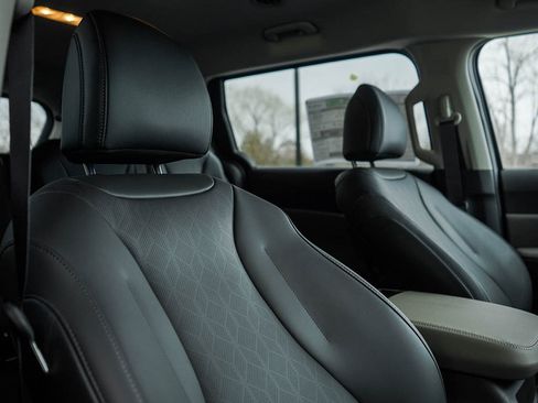 New 2026 Kia Carnival FWD image 11
