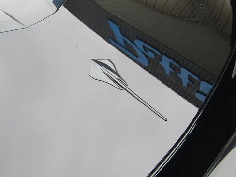 Used 2023 Chevrolet Corvette Stingray Coupe w/ 1LT image 33