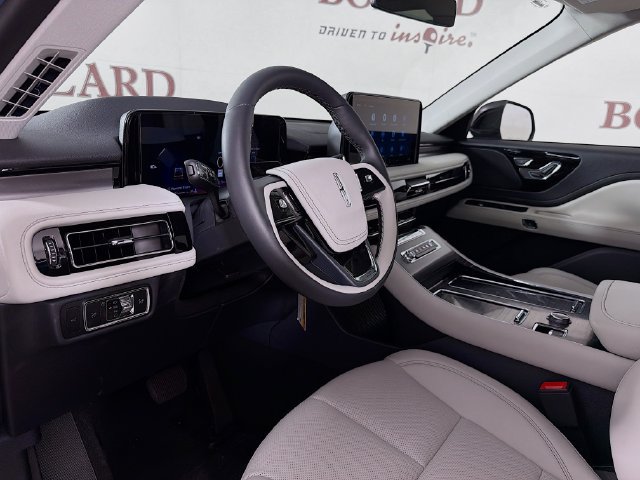New 2026 Lincoln Aviator 2WD image 9