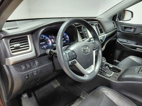 Used 2019 Toyota Highlander Limited AWD/4WD image 28
