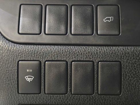 Used 2016 Toyota Highlander Plus AWD/4WD image 17