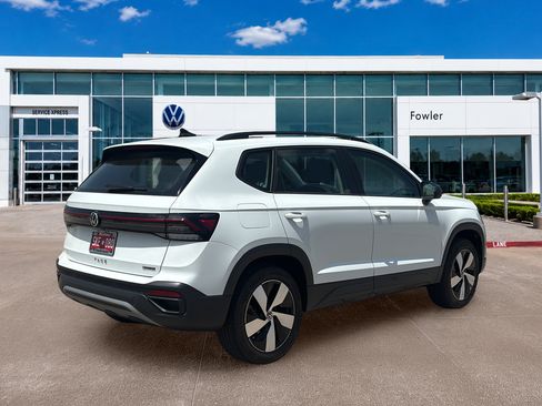 Used 2025 Volkswagen Taos S AWD/4WD image 5