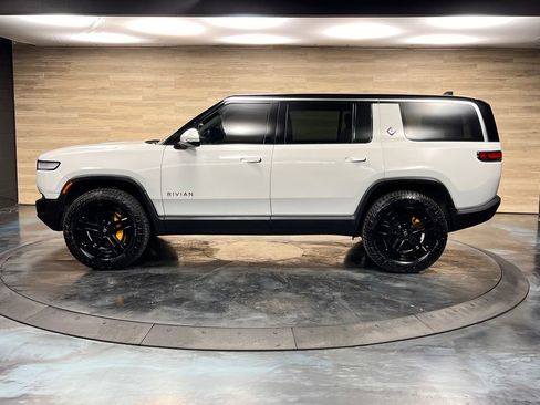 Used 2023 Rivian R1S Adventure image 17