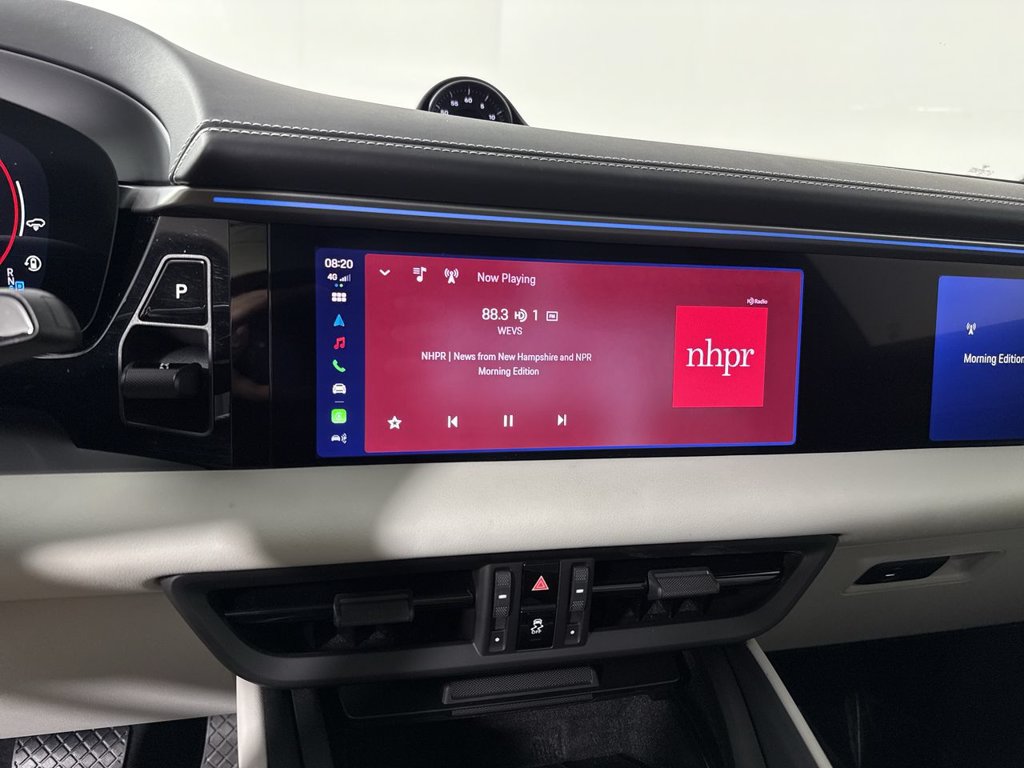 Certified 2025 Porsche Macan Electric RWD image 29