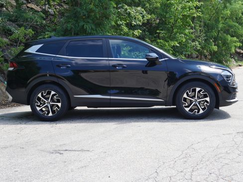 Certified 2024 Kia Sportage EX FWD image 8