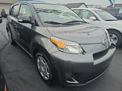 Used 2014 Scion xD image 3