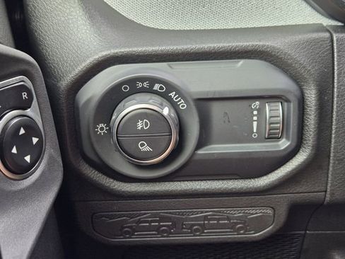 Used 2024 Jeep Gladiator Sport image 24