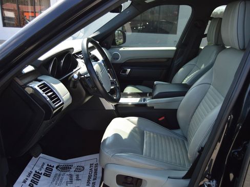 Used 2017 Land Rover Discovery HSE Luxury image 10