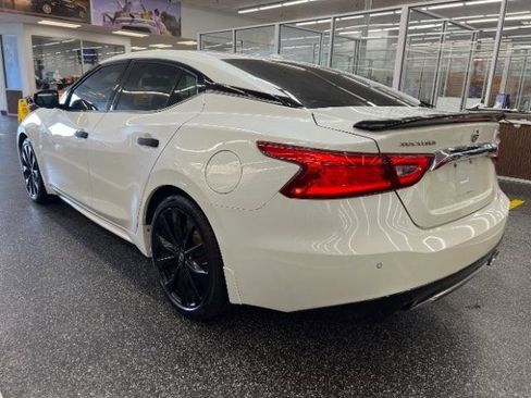 Used 2017 Nissan Maxima SR w/ Midnight Edition FWD image 5