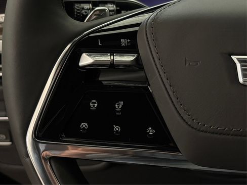 New 2025 Cadillac Escalade ESV Sport Platinum image 28