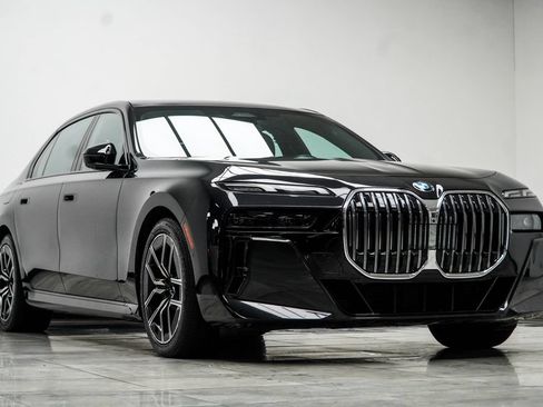 Used 2024 BMW 740i RWD image 4