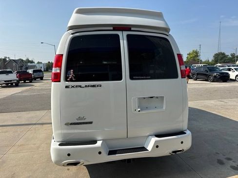 Used 2024 Chevrolet Express 2500 Extended RWD image 5