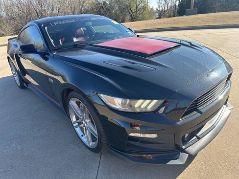 Used 2016 Ford Mustang GT Premium image 4