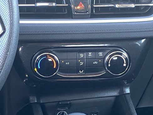 Used 2025 Chevrolet TrailBlazer LT FWD image 19