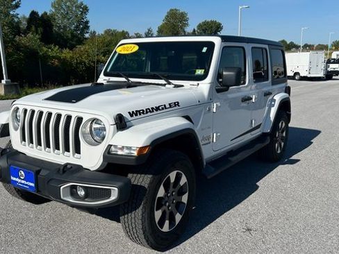 Used 2021 Jeep Wrangler Unlimited Sahara w/ Uconnect 4C Nav & Sound Group image 8