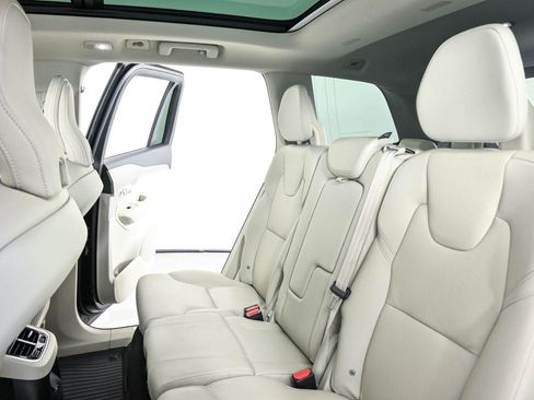 Used 2025 Volvo XC90 T8 Plus w/ Protection Package Premier AWD/4WD image 20