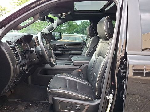 Used 2024 RAM 1500 Limited AWD/4WD image 17