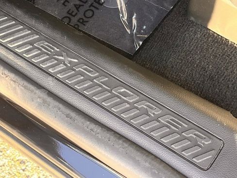 Used 2022 Ford Explorer XLT w/ Equipment Group 202A image 27