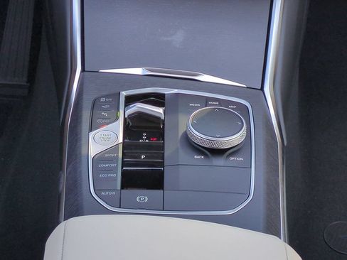 New 2026 BMW 330i xDrive Sedan w/ Premium Package AWD/4WD image 19