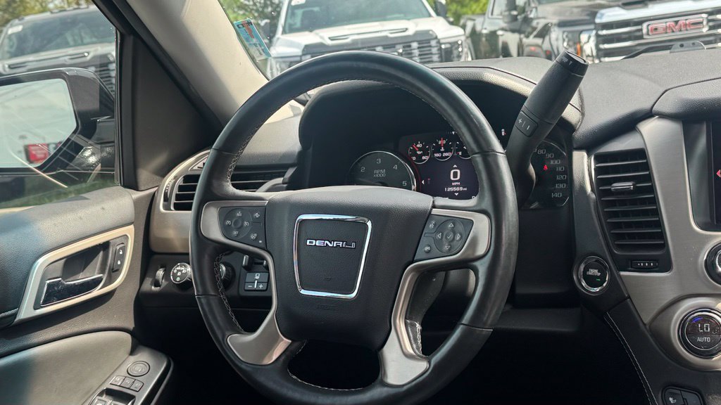 Used 2016 GMC Yukon Denali AWD/4WD image 17