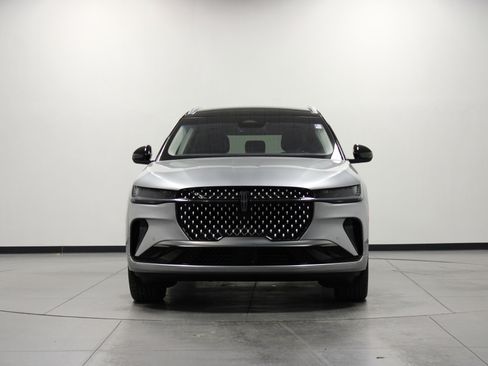 Used 2024 Lincoln Nautilus Reserve image 9