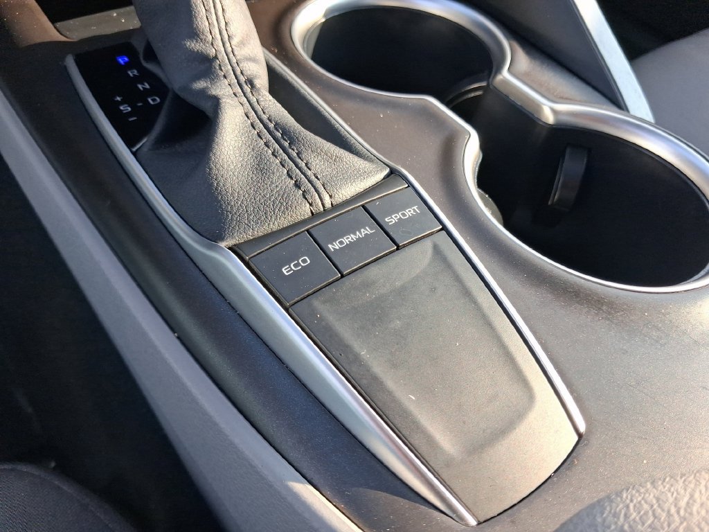 Used 2024 Toyota Camry LE w/ Convenience Package FWD image 23