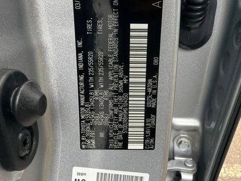 Used 2021 Toyota Highlander Limited AWD/4WD image 9