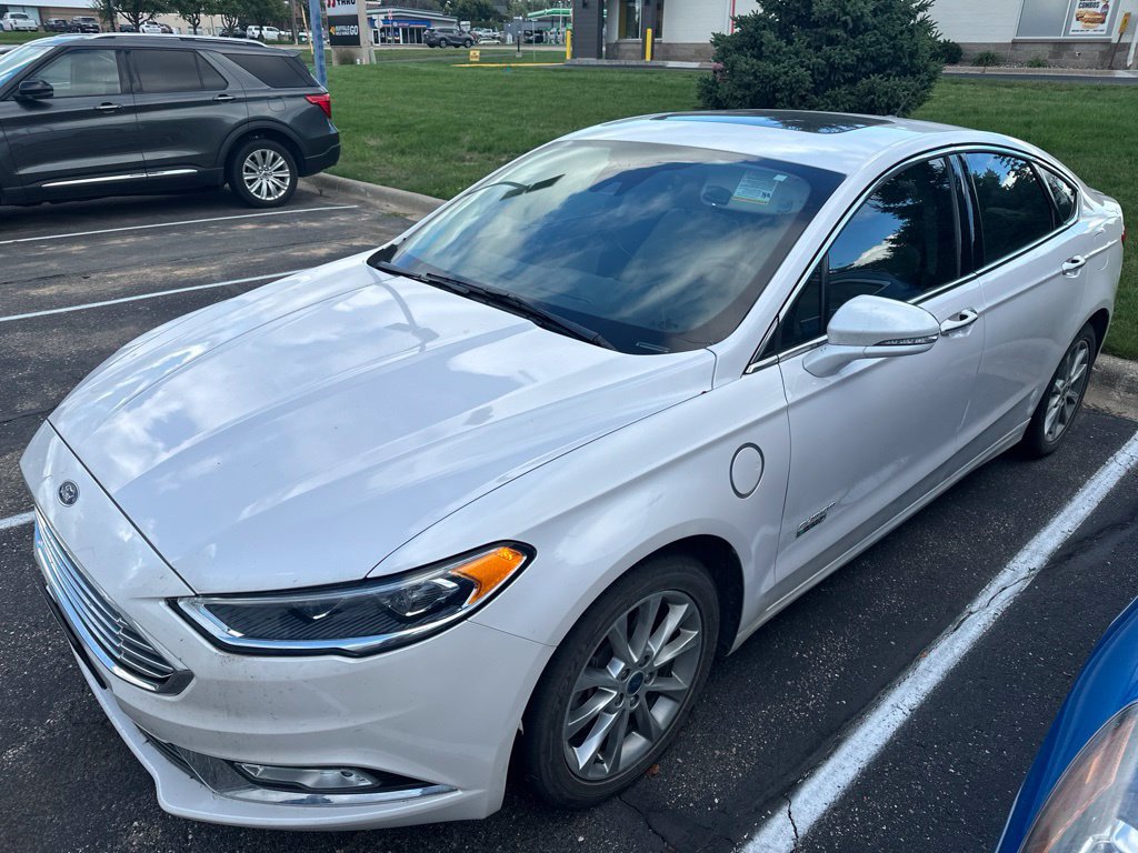 Used 2017 Ford Fusion Energi Titanium FWD image 3