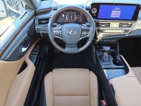 Used 2025 Lexus ES 350 Ultra Luxury FWD image 4