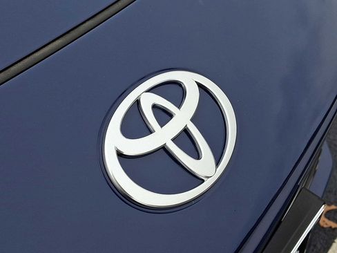 New 2026 Toyota Camry XLE image 19