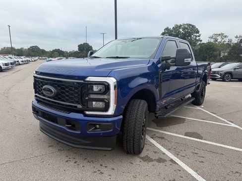 New 2026 Ford F250 Lariat w/ Black Appearance Package image 4