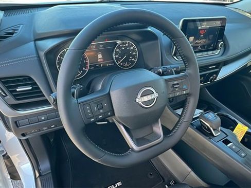 New 2026 Nissan Rogue SV image 31